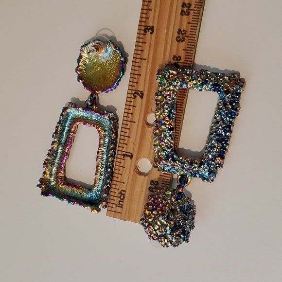 Gold tone multicolor textured dangle pierced earrings rectangles geometrics - Picture 4 of 5